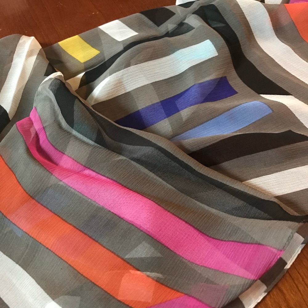 PER SE 100% Silk Scarf *Colorful Linear Print* - Picture 5 of 13